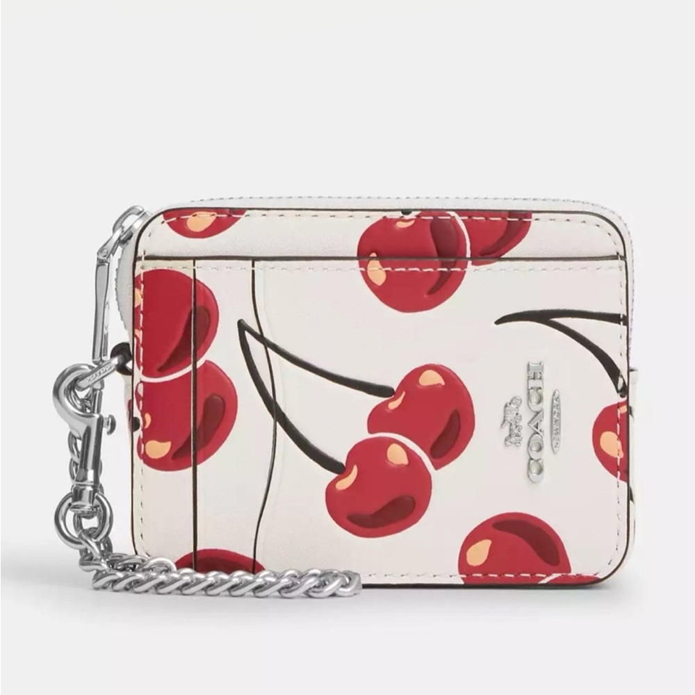 ❤️❤️❤️Coach zip card case with cherry print/silver tone hardware ❤️❤️❤️